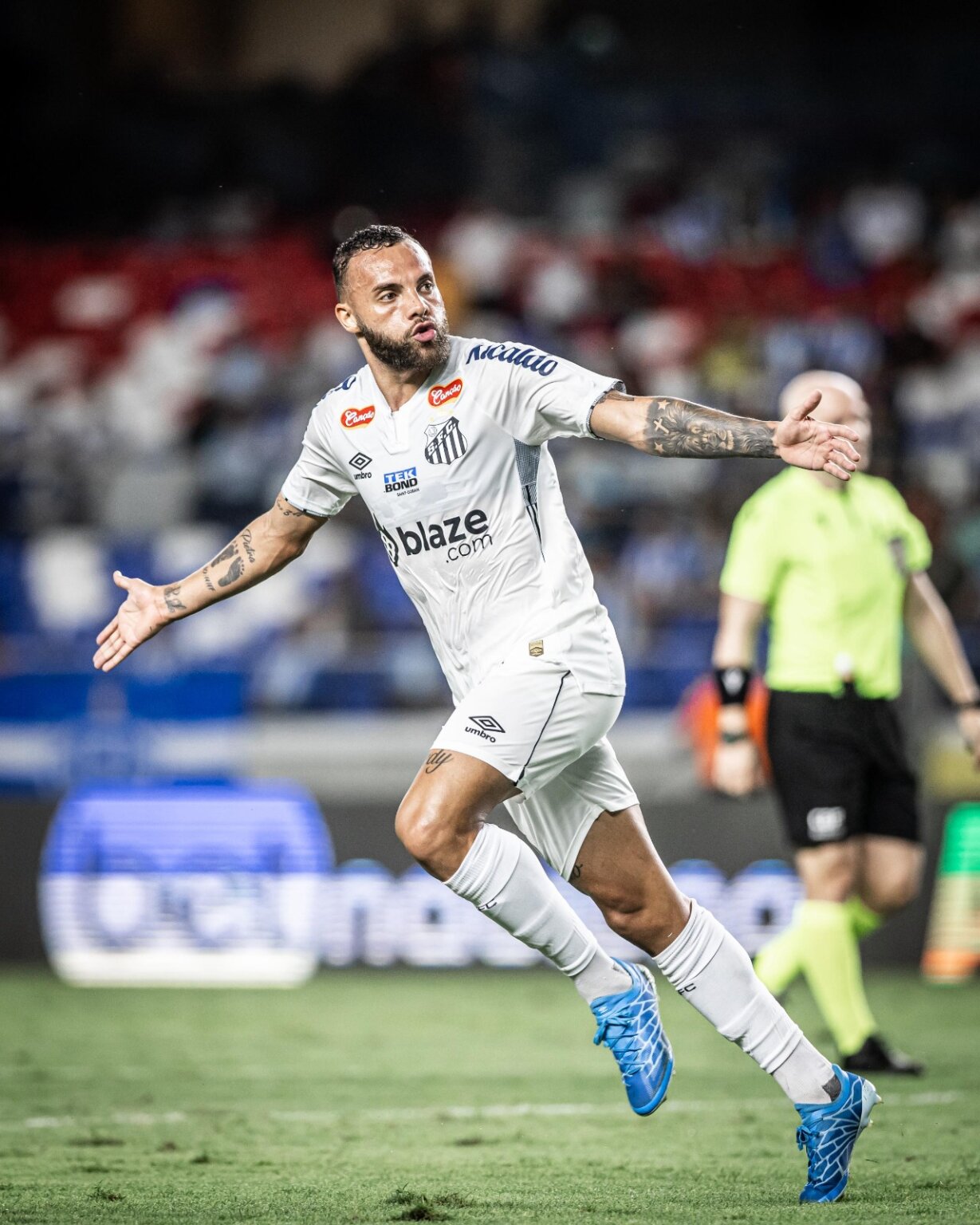 Com salto olímpico de Guilherme, Santos FC bate Paysandu e segue na